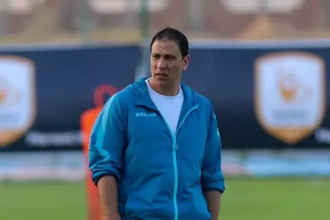 المدرب العام لبتروجيت يجيب.. هل حدث اشتباك بالأيدي بين سيد عيد ومجدي عبد العاطي؟